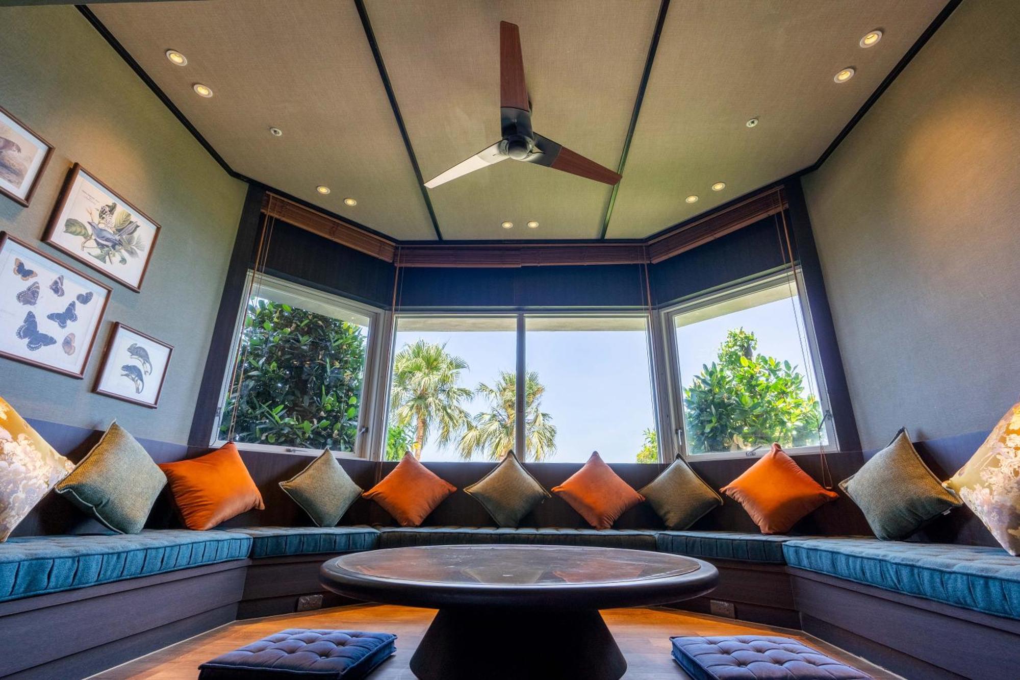 Hualien Farglory Hotel Yanliau Dış mekan fotoğraf A ceiling fan in a hotel